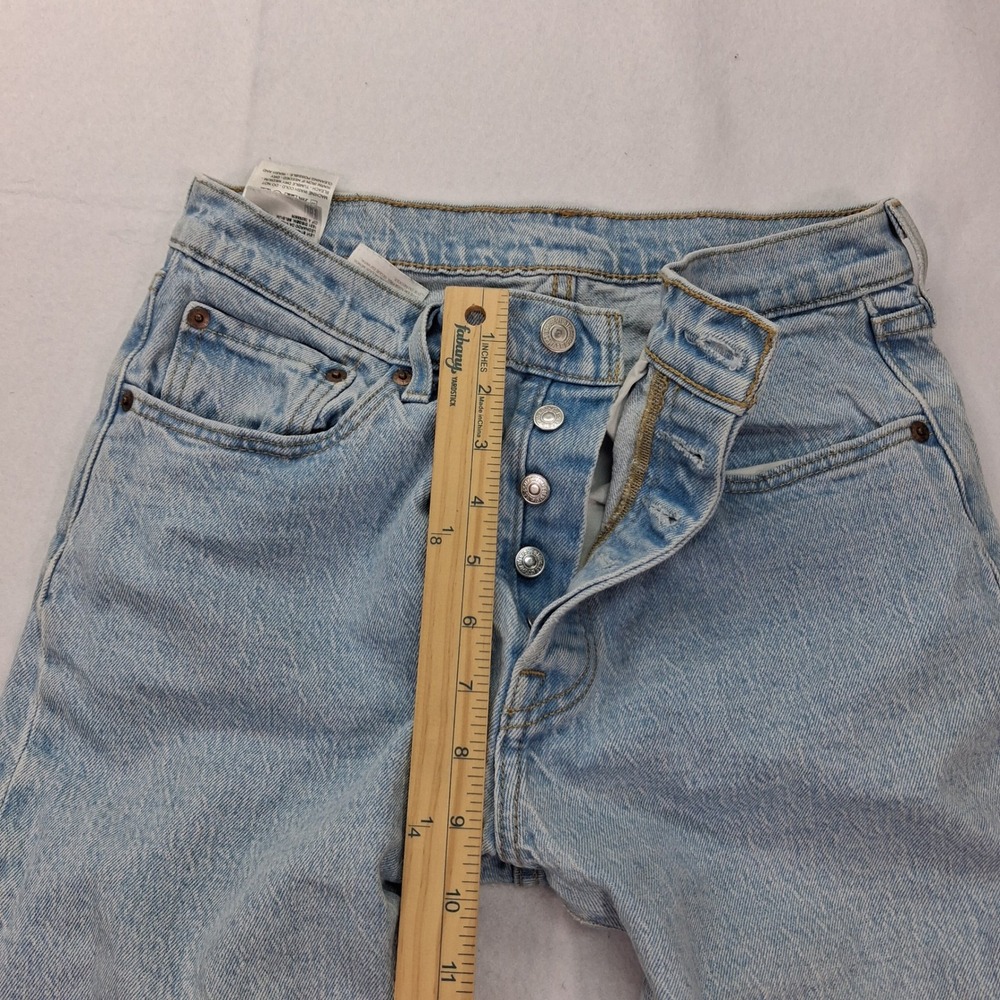 Levis Jeans Womens 28 501 Original Light Wash Straight Leg Button Fly EUC